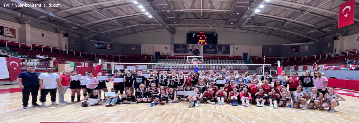 2025-2026 Voleybol Sezonu Gelişim Ligi Midi Kız Final Grubu Ödül Töreni...